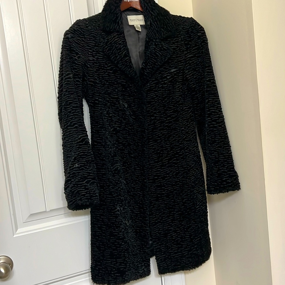 BEAUTIFUL WHBM BLACK FAUX FUR COAT